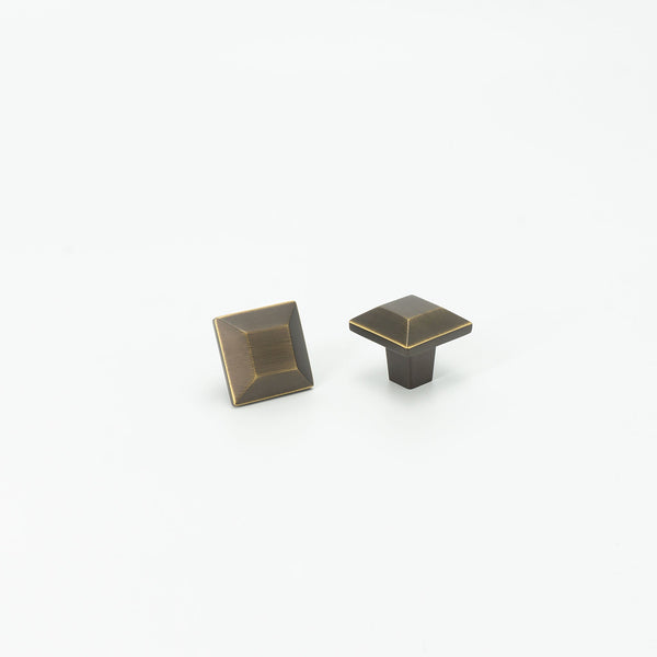 ELLIS - AB02 - UNTOLDstr